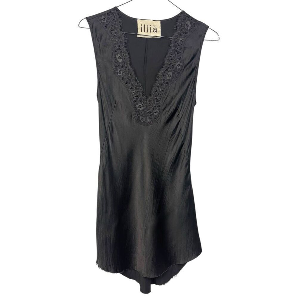 WOMENS ILLIA GREY 100% SILK TOP SIZE 4